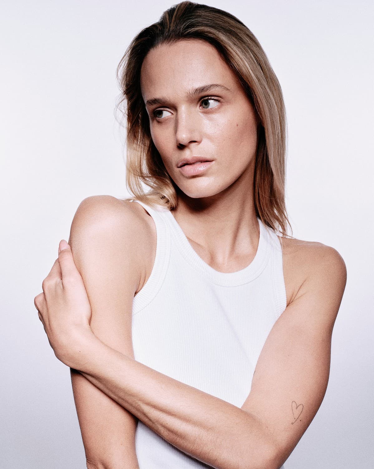 Clara S — Editorial 2