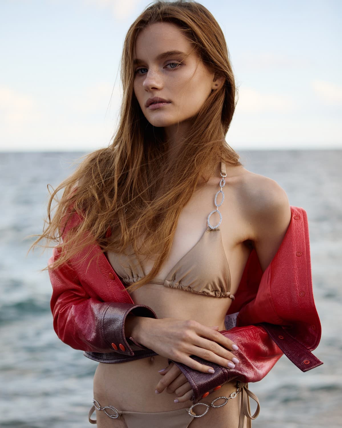 Mia V — Editorial 2