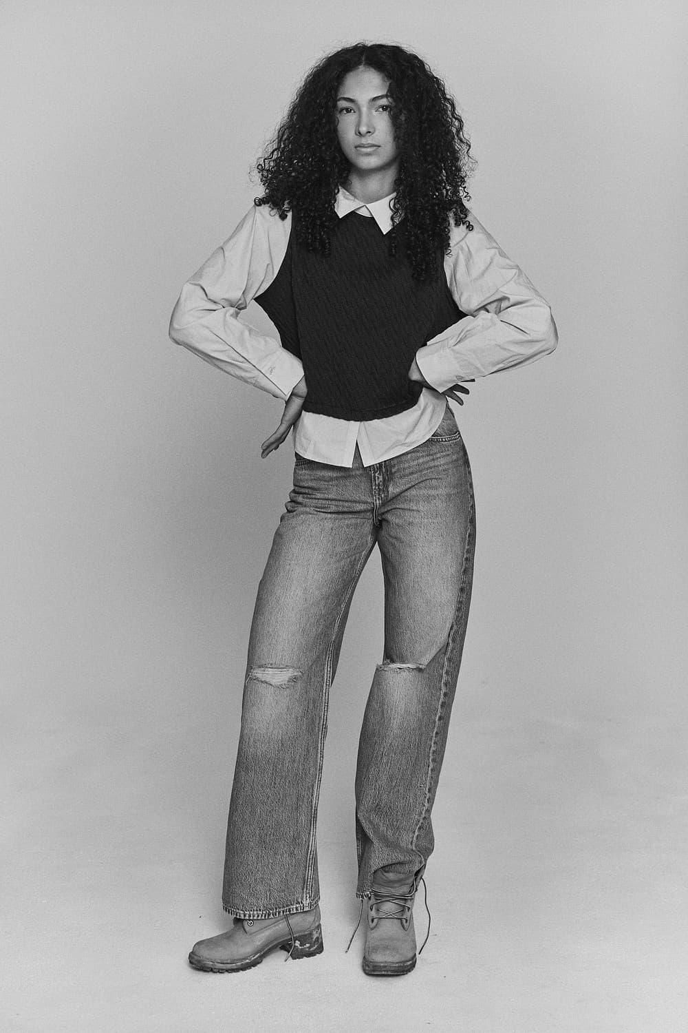 Nora A — Editorial 3