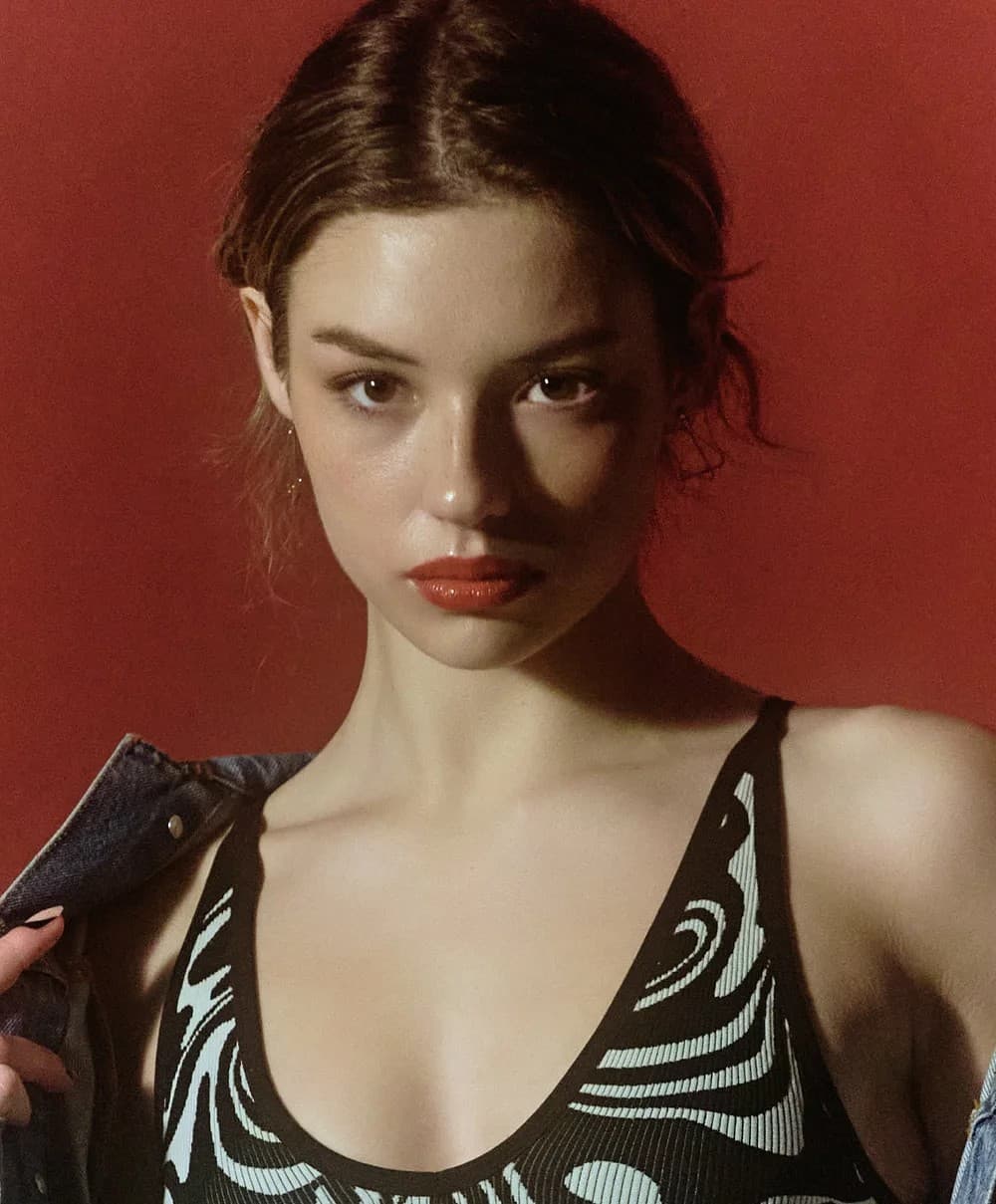 Ava D — Editorial 4